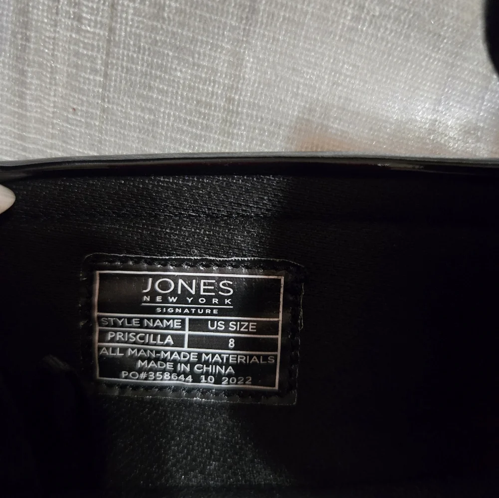 Jones New York Black Patent Tassel Lug Loafers Size 8 NWOB.